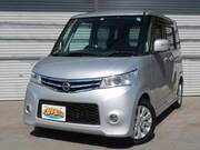 2012 NISSAN ROOX