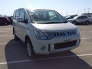 2011 MITSUBISHI DELICA D5