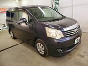2010 TOYOTA NOAH