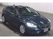2016 VOLVO V40