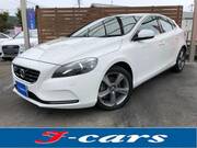 2013 VOLVO V40