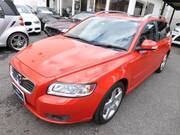 2011 VOLVO V50