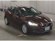 2018 VOLVO V40
