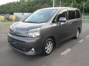 2010 TOYOTA VOXY