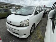 2010 TOYOTA VOXY
