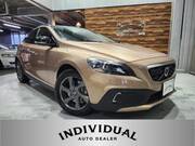 2013 VOLVO V40