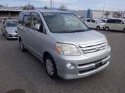 2005 TOYOTA NOAH X