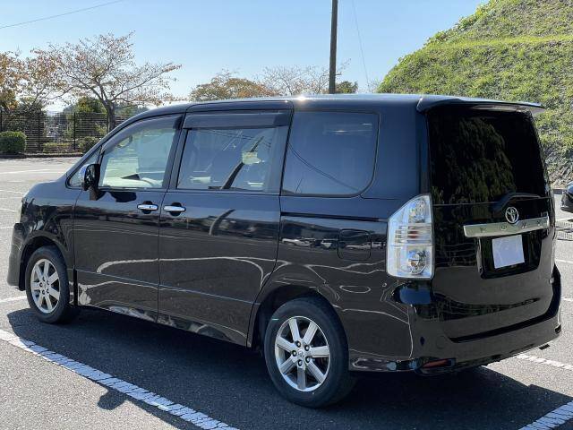 2009 TOYOTA VOXY | Ref No.0121060627 | Used Cars for Sale
