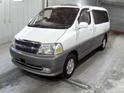 2000 TOYOTA GRANVIA