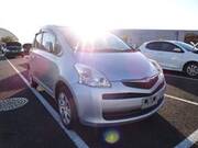 2010 TOYOTA RACTIS