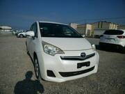 2011 TOYOTA RACTIS G