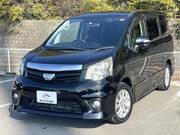 2011 TOYOTA NOAH