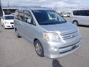 2004 TOYOTA NOAH X