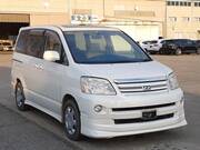 2004 TOYOTA NOAH X