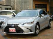 2019 LEXUS ES