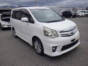 2012 TOYOTA NOAH SI