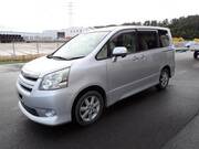 2009 TOYOTA NOAH