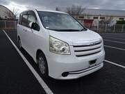 2010 TOYOTA NOAH X SMART EDITION