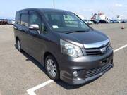 2013 TOYOTA NOAH SI