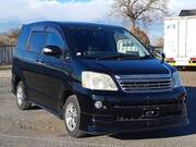 2005 TOYOTA NOAH