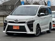 2018 TOYOTA VOXY