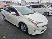 2017 TOYOTA PRIUS