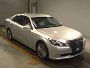 2013 TOYOTA CROWN MAJESTA