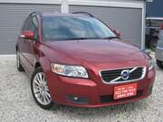 2011 VOLVO V50