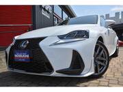 2017 LEXUS IS