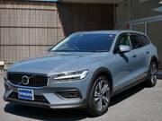 2022 VOLVO V60