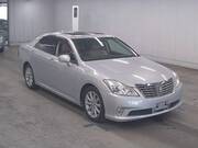 2011 TOYOTA CROWN ROYAL SALOON