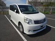 2010 TOYOTA NOAH G