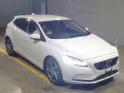 2018 VOLVO V40