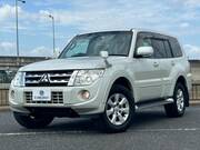 2011 MITSUBISHI PAJERO