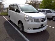 2010 TOYOTA NOAH X