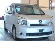 2010 TOYOTA VOXY X