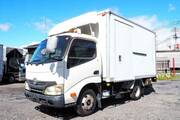 2013 TOYOTA DYNA