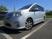 2013 NISSAN SERENA