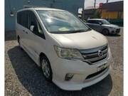 2013 NISSAN SERENA