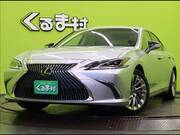 2019 LEXUS ES