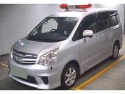 2011 TOYOTA NOAH