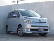 2010 TOYOTA VOXY