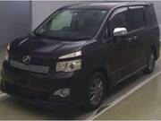 2011 TOYOTA VOXY