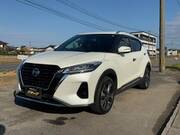 2020 NISSAN KIX