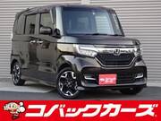 2017 HONDA N-BOX CUSTOM