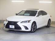 2019 LEXUS ES