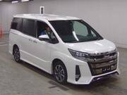 2018 TOYOTA NOAH