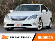 2011 TOYOTA CROWN
