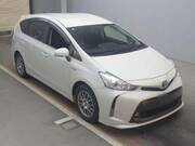 2016 TOYOTA PRIUS ALPHA S
