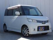 2010 NISSAN ROOX